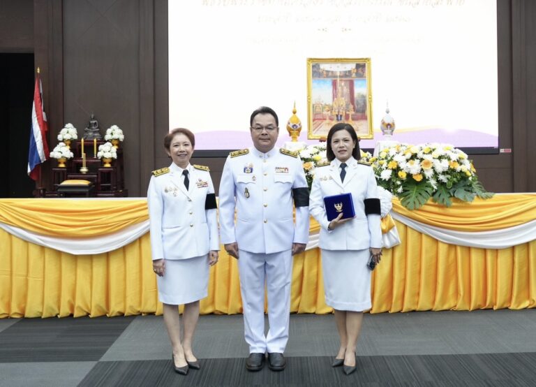 พิธีรับพระราชทานเครื่องราชอิสริยาภรณ์ ชั้นสายสะพาย ประจำปี 2567 และประจำปี 2568
